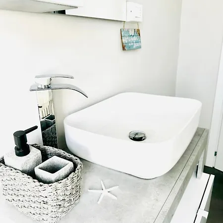 Debbis Apartament *